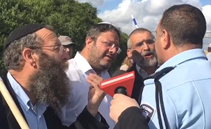 תיעוד: עימות בין פעילי ימין למשטרה (צילום: החדשות)