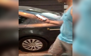 השוטר רגעים לפני שירה בסלמון טקה (צילום: חדשות)