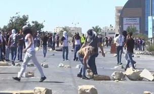 הפגנה של פלסטינים ליד רמאללה (צילום: חדשות)